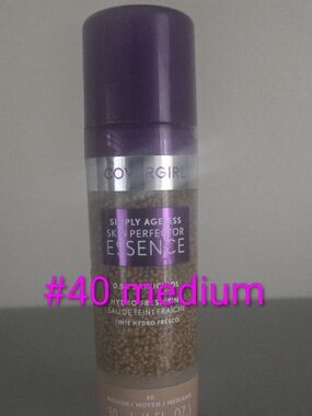 COVERGIRL Simply Ageless Skin Perfector Essence - Purple Cap